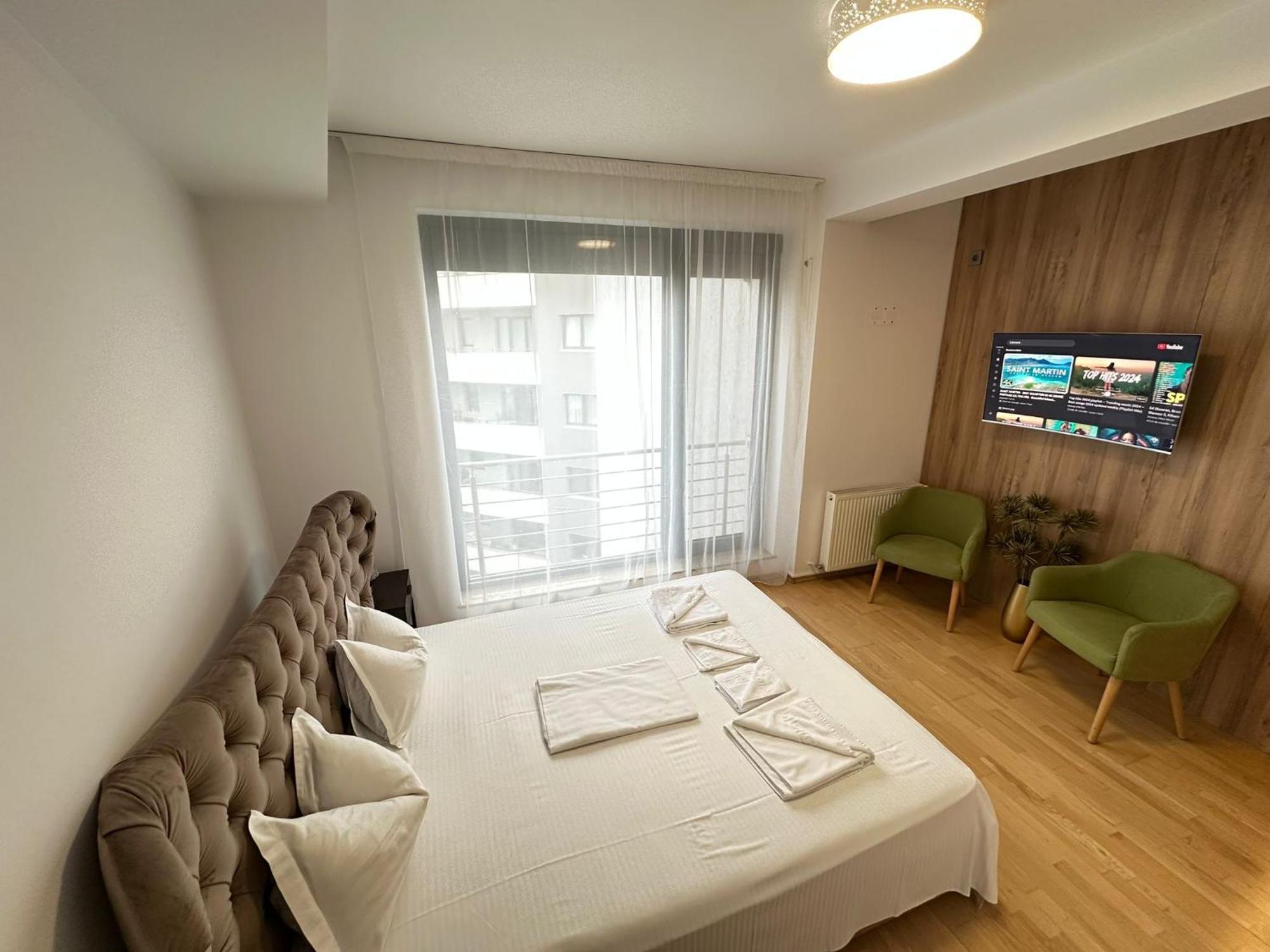 CENTRU UNIRII LUXURY VIP PALMIER Apartament 2 camere cu TERASA exterioara amenajata ! Parcare subterana privata climatizata si supravegheata video dar doar cu rezervare in limita locurilor disponibile !PROPRIETATE IN REGIM HOTELIEP - NU ARE BUCATARIE Bucureşti Exterior foto