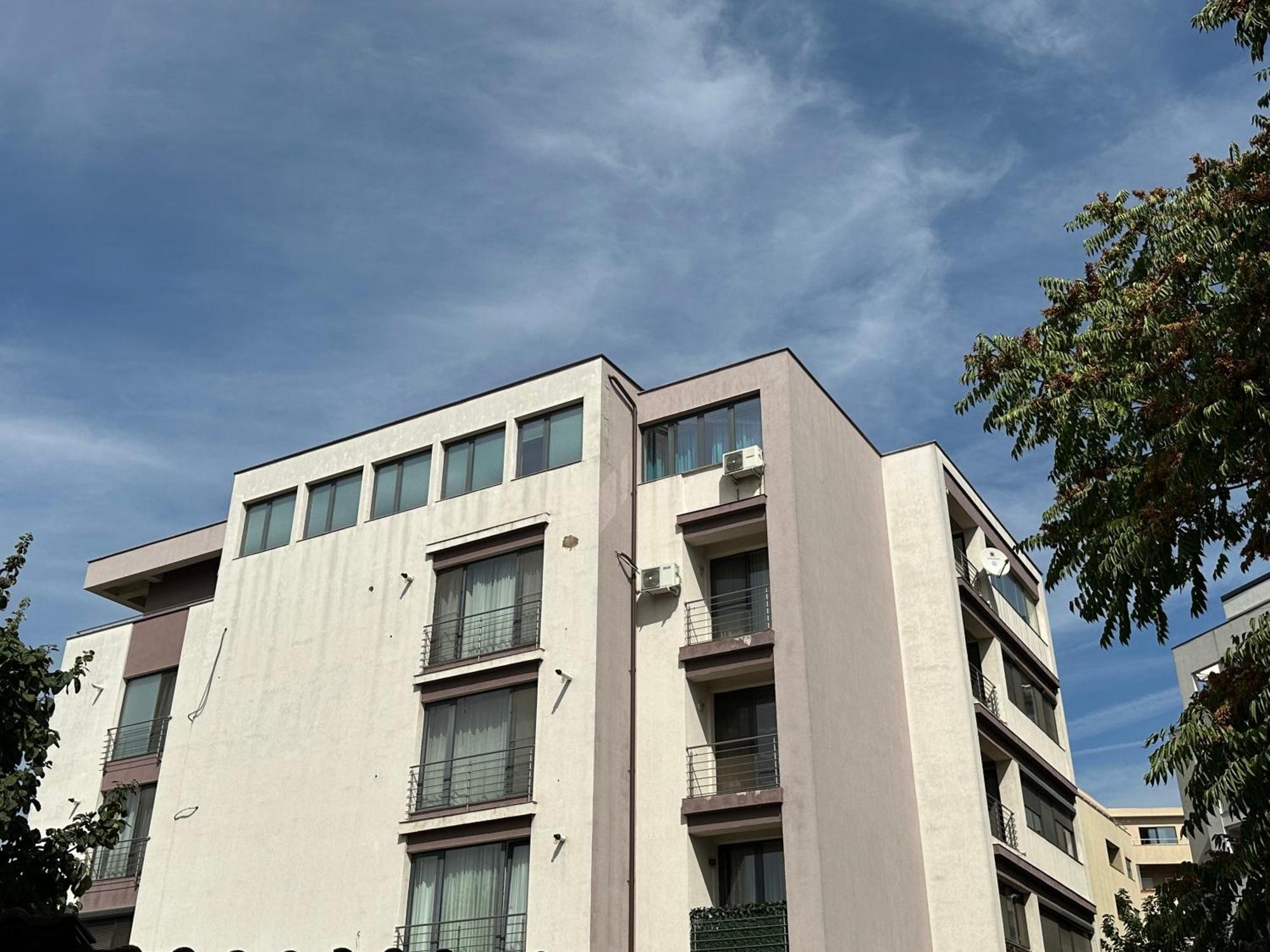 CENTRU UNIRII LUXURY VIP PALMIER Apartament 2 camere cu TERASA exterioara amenajata ! Parcare subterana privata climatizata si supravegheata video dar doar cu rezervare in limita locurilor disponibile !PROPRIETATE IN REGIM HOTELIEP - NU ARE BUCATARIE Bucureşti Exterior foto
