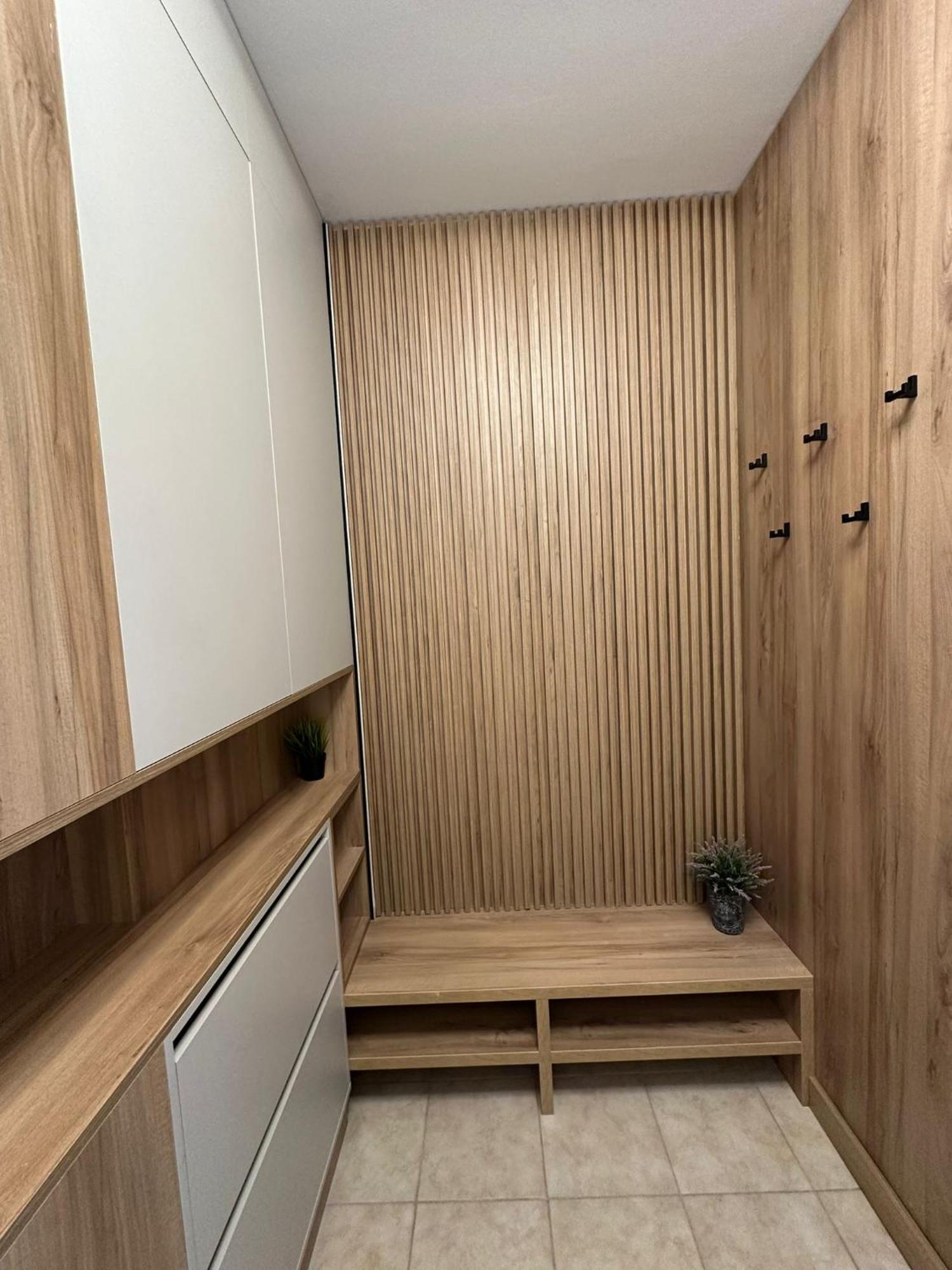 CENTRU UNIRII LUXURY VIP PALMIER Apartament 2 camere cu TERASA exterioara amenajata ! Parcare subterana privata climatizata si supravegheata video dar doar cu rezervare in limita locurilor disponibile !PROPRIETATE IN REGIM HOTELIEP - NU ARE BUCATARIE Bucureşti Exterior foto