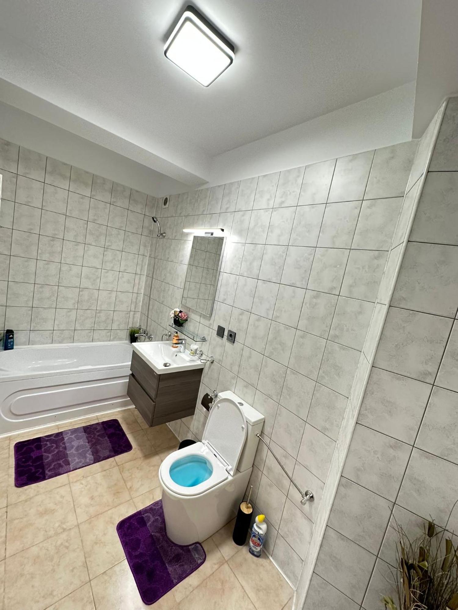 CENTRU UNIRII LUXURY VIP PALMIER Apartament 2 camere cu TERASA exterioara amenajata ! Parcare subterana privata climatizata si supravegheata video dar doar cu rezervare in limita locurilor disponibile !PROPRIETATE IN REGIM HOTELIEP - NU ARE BUCATARIE Bucureşti Exterior foto