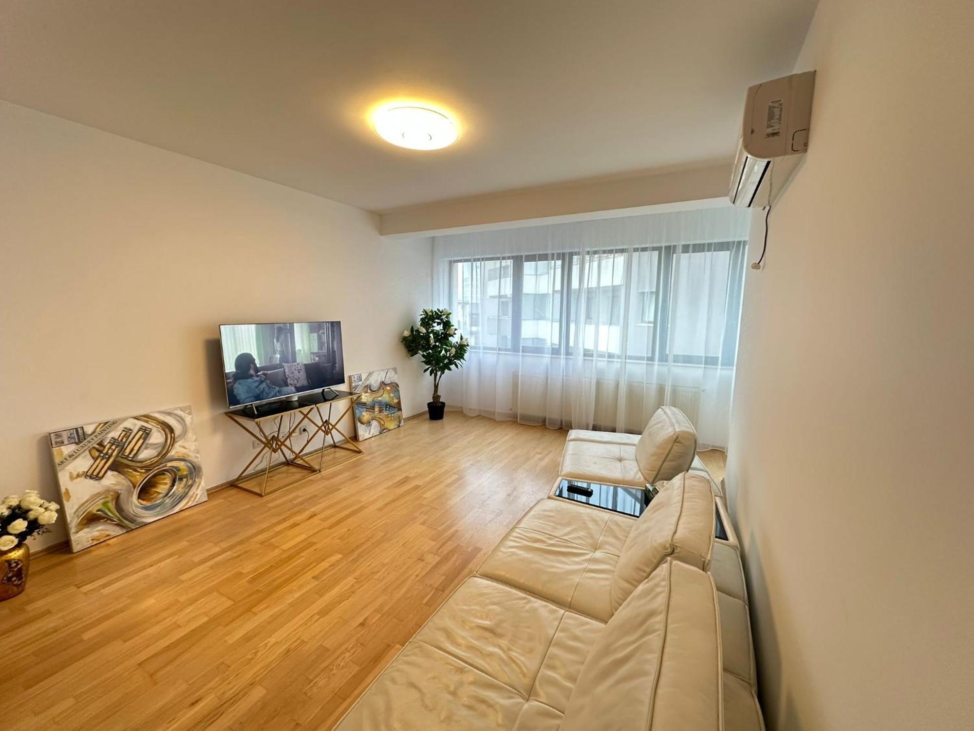 CENTRU UNIRII LUXURY VIP PALMIER Apartament 2 camere cu TERASA exterioara amenajata ! Parcare subterana privata climatizata si supravegheata video dar doar cu rezervare in limita locurilor disponibile !PROPRIETATE IN REGIM HOTELIEP - NU ARE BUCATARIE Bucureşti Exterior foto